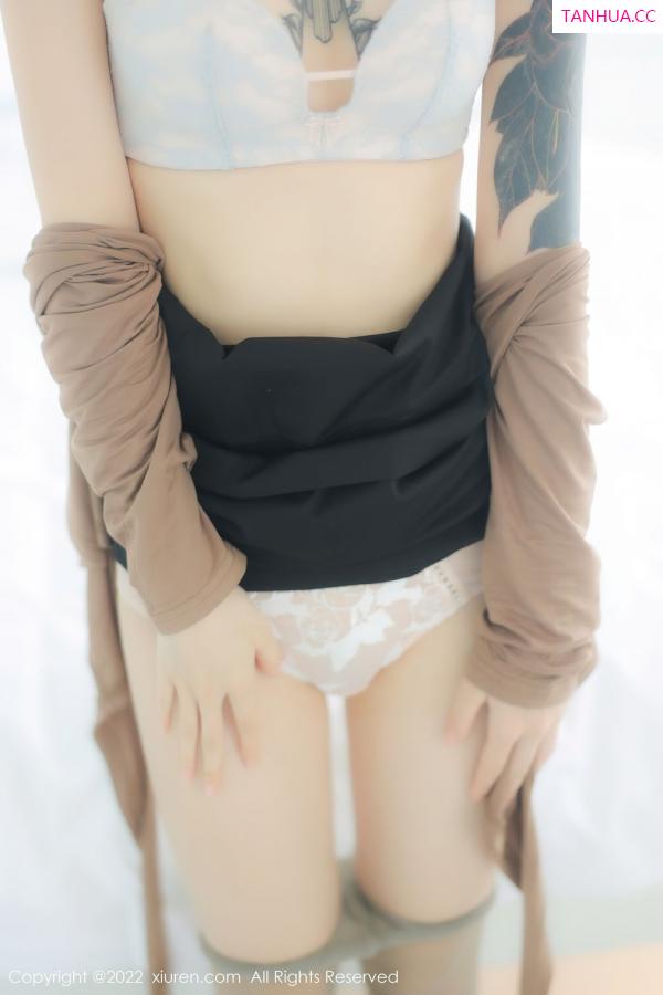 小奶瓶呜呜  [XiuRen]高清写真图 2022.09.14 No.5587 奶瓶第13张图片